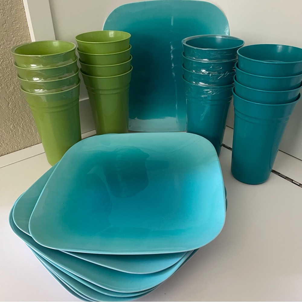 24 Piece (8 plates; 16 cups) Plastic Ware for Home, Camping, Picnics and Parties